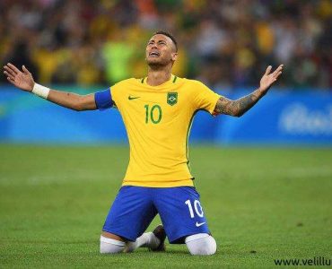 World Cup 2018 - Brazil vs Costa Rica - Neymar breaks down after win