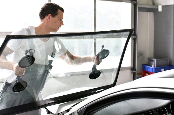 3 Clear Signs Your Windscreen Needs Replacement